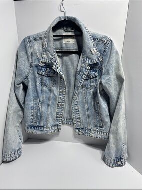 💙Jean jacket, Size Large